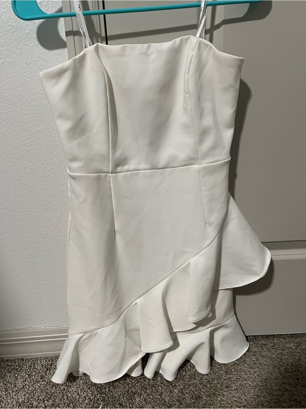 Elegant lulus White Ruffle Hem Spaghetti Strap Dress